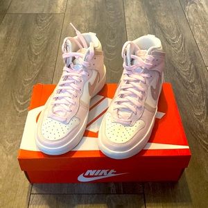 WMNS NIKE DUNK HIGH UP